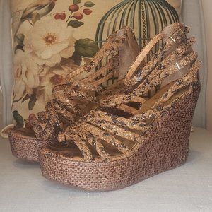 Platform Wedge Strappy sandal